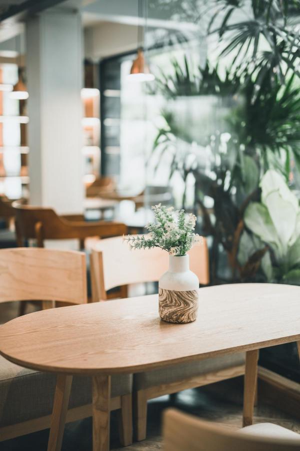 41Cafetel Hostel Bangkok Bagian luar foto